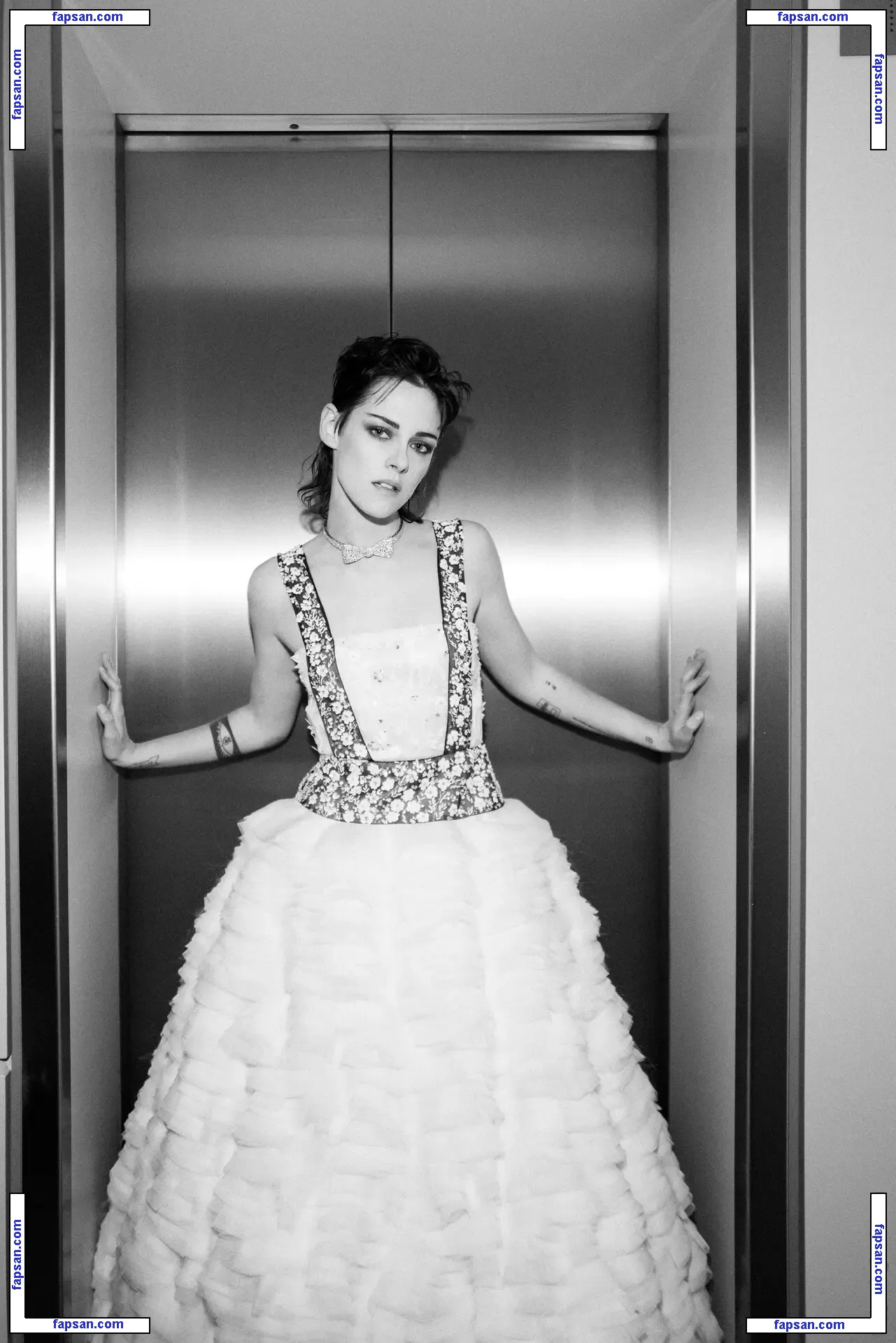 Kristen Stewart nude photo #2579 from OnlyFans