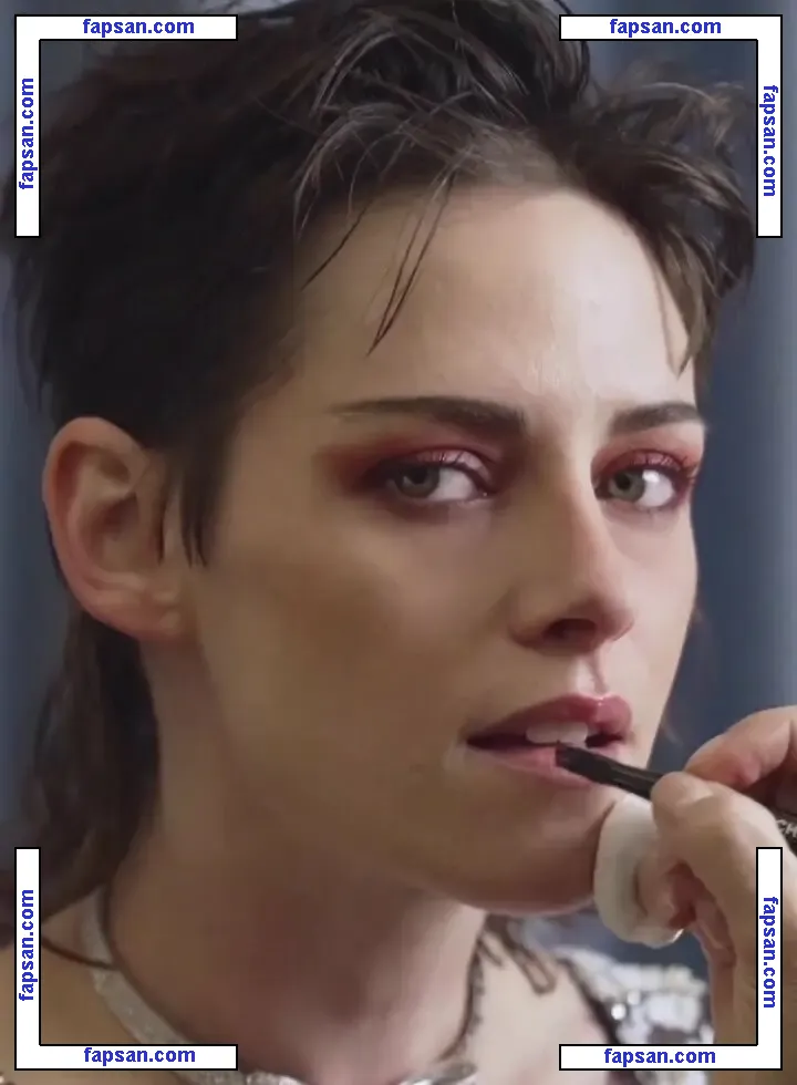 Kristen Stewart nude photo #2583 from OnlyFans
