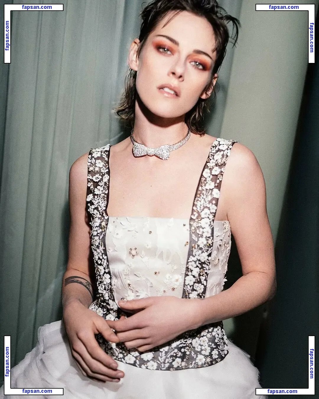 Kristen Stewart голая фото #2591 с Онлифанс