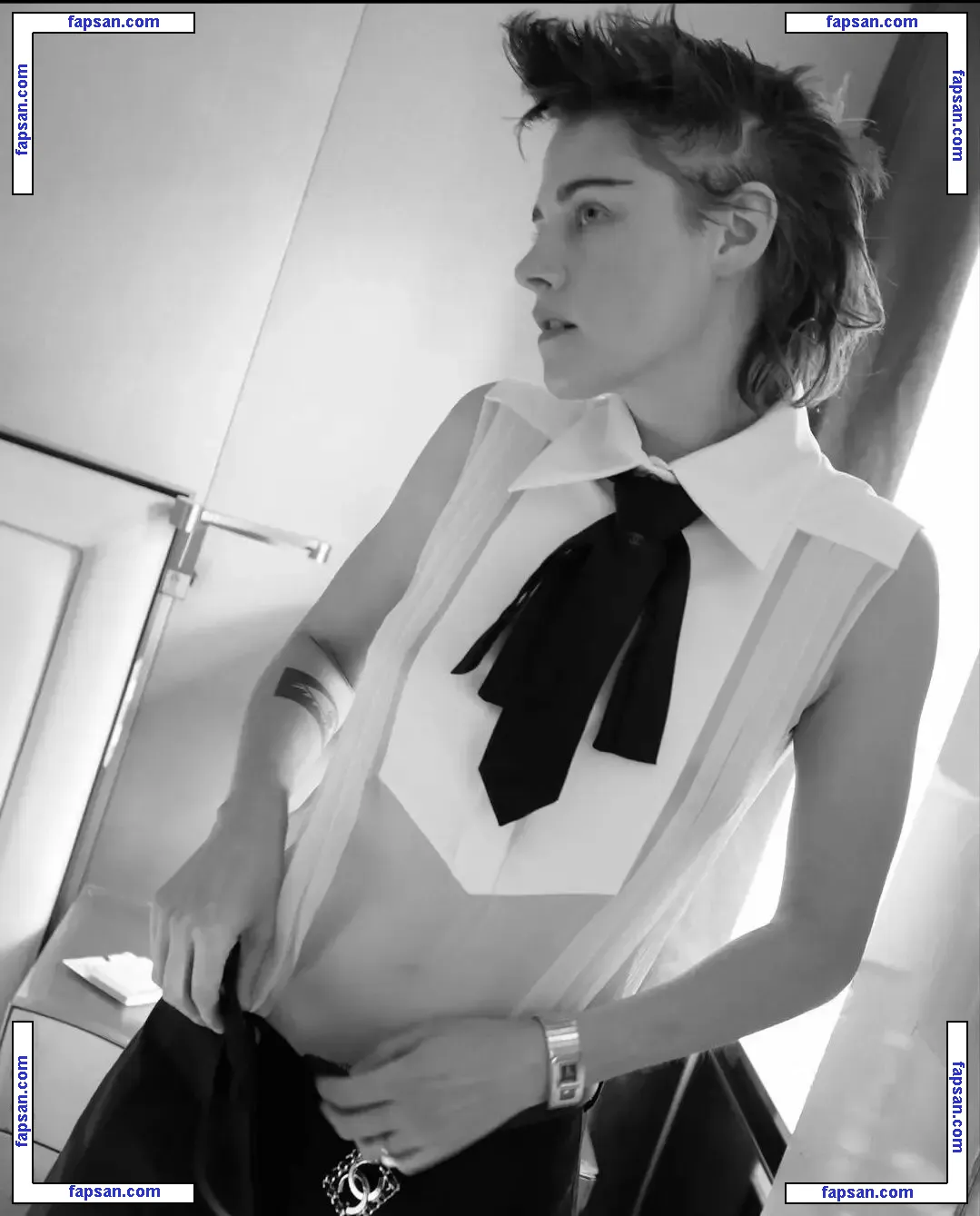 Kristen Stewart nude photo #2650 from OnlyFans