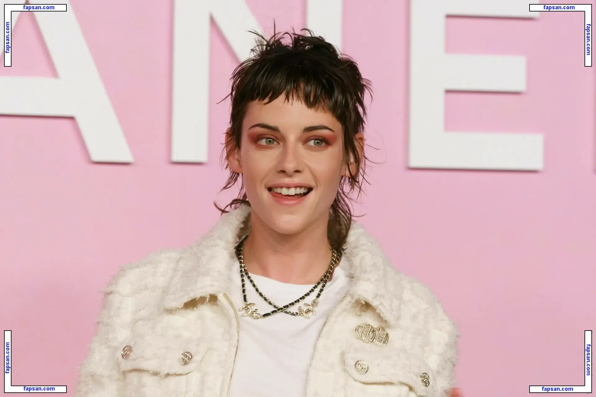 Kristen Stewart голая фото #2718 с Онлифанс