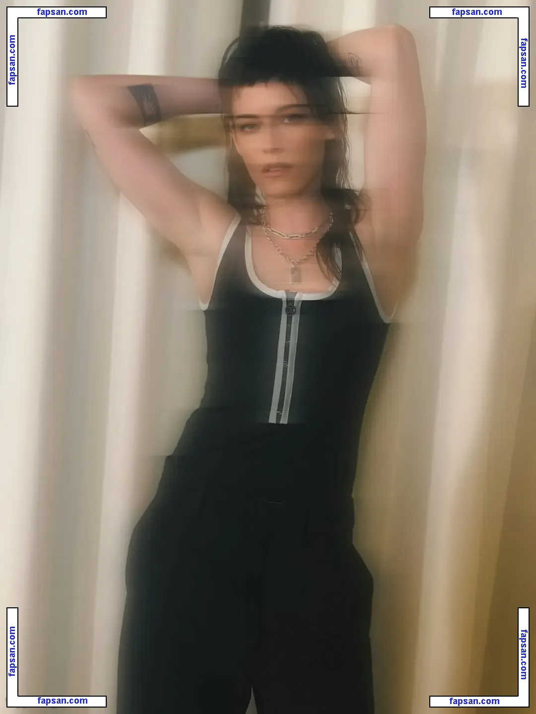 Kristen Stewart голая фото #3315 с Онлифанс