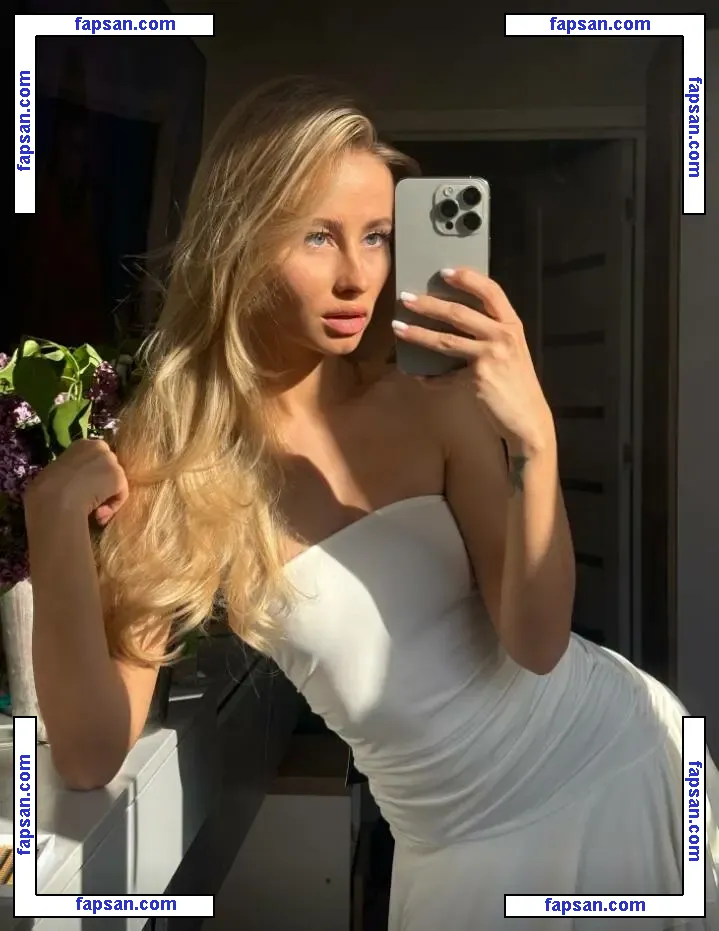 kristiina_fi nude photo #0002 from OnlyFans