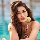 Kriti Sanon голая #0067