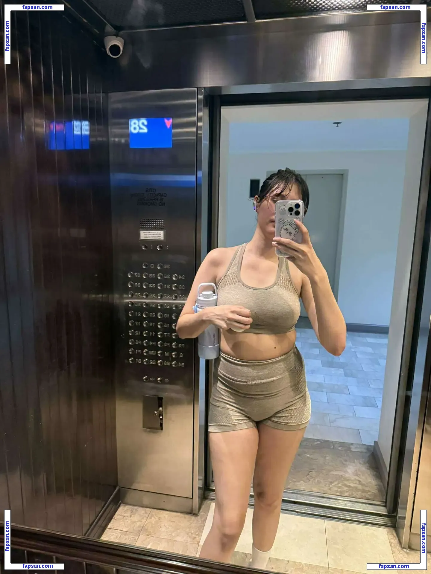 Kura Onee-san nude photo #0556 from OnlyFans