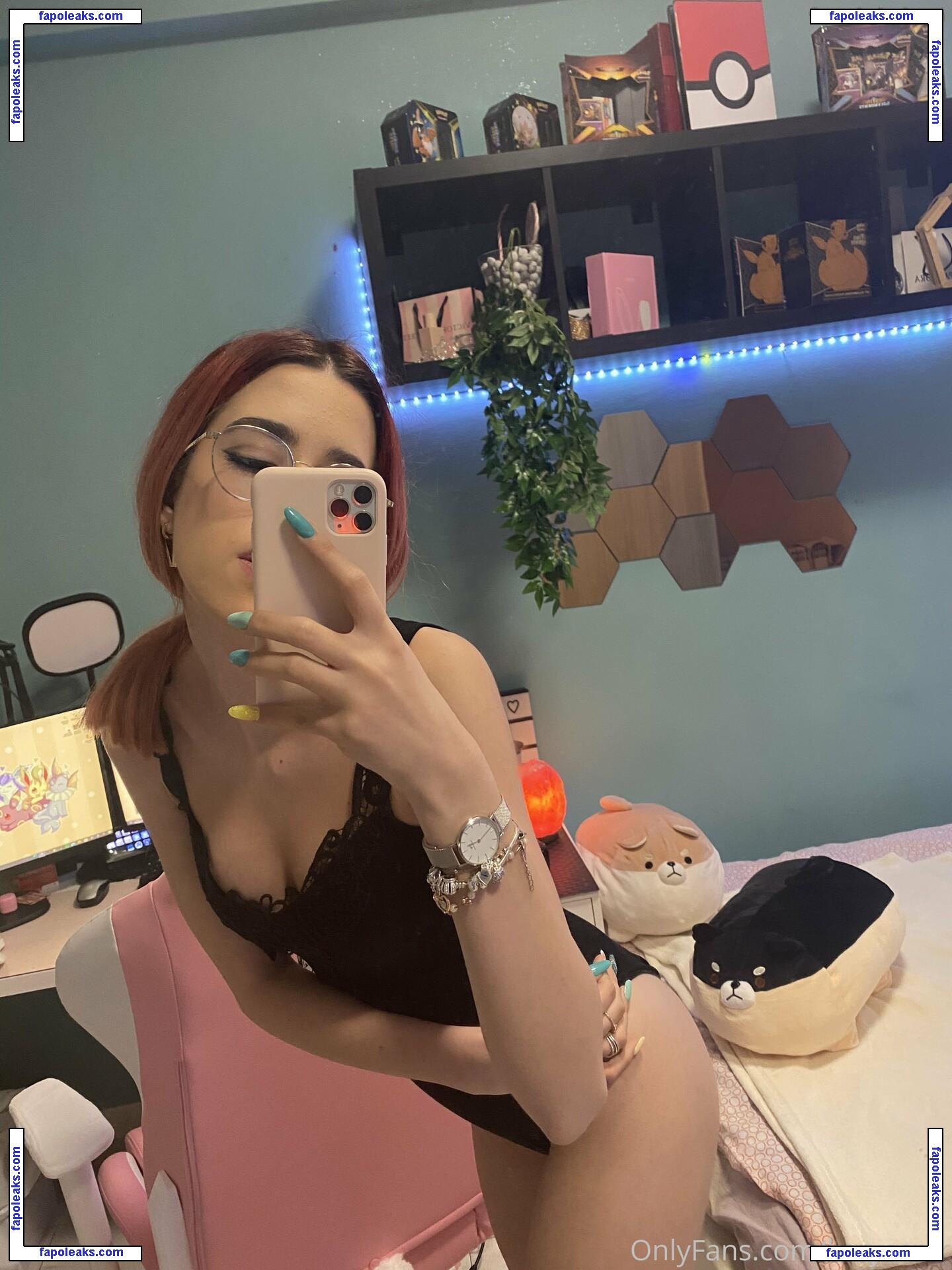 kvry22 / kyry22 nude photo #0002 from OnlyFans