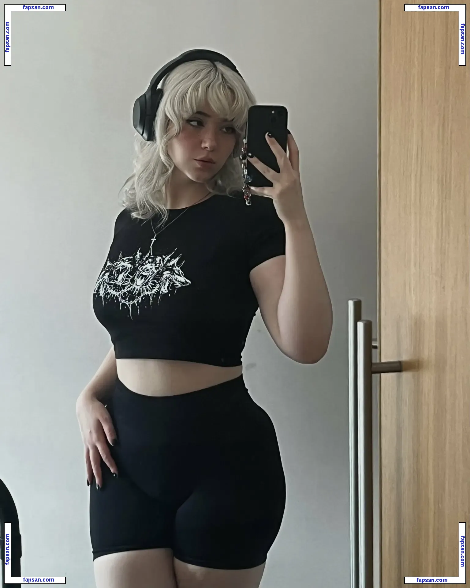 kvwviiju nude photo #0007 from OnlyFans