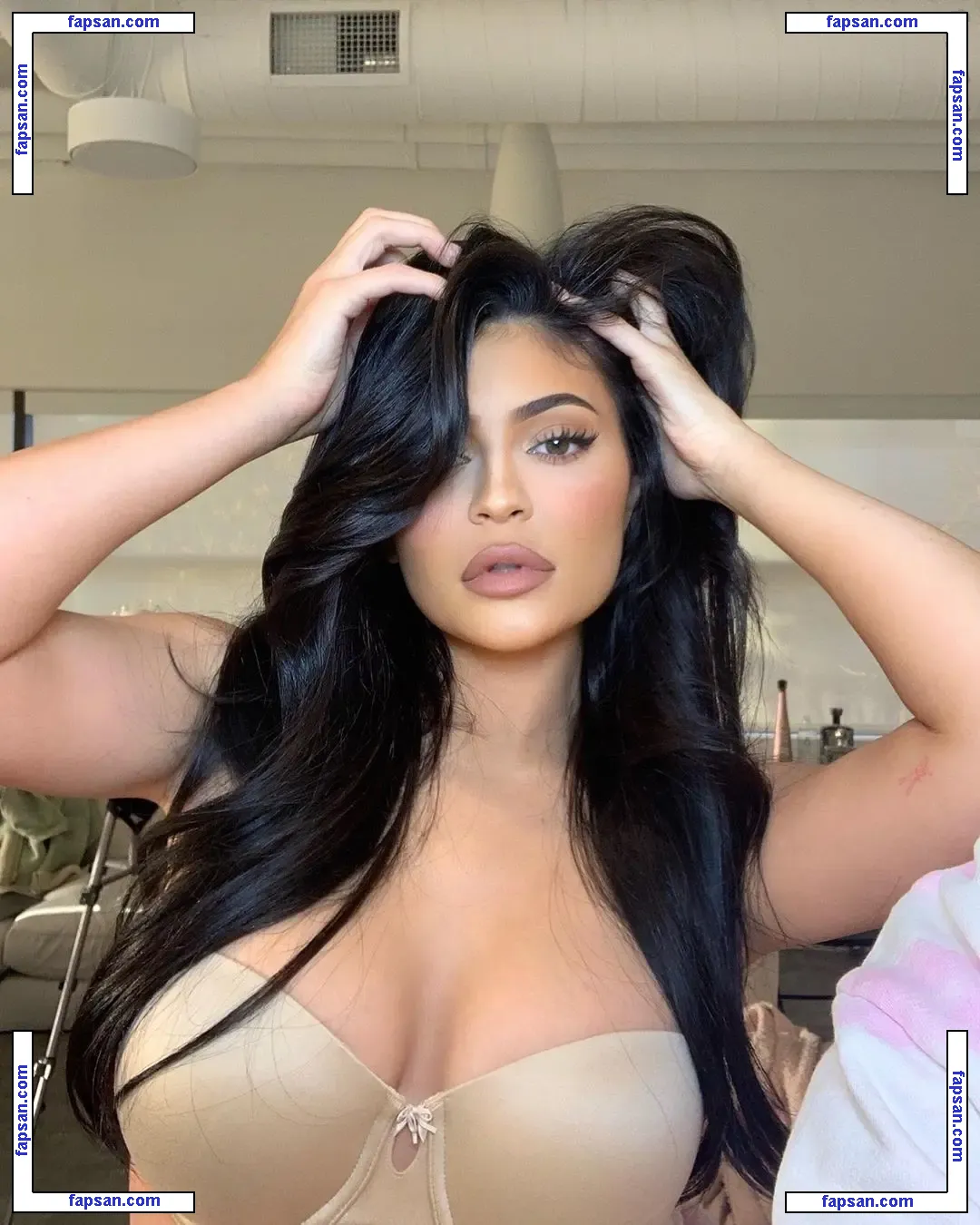 Kylie Jenner голая фото #1988 с Онлифанс