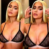 Kylie Jenner голая #2192