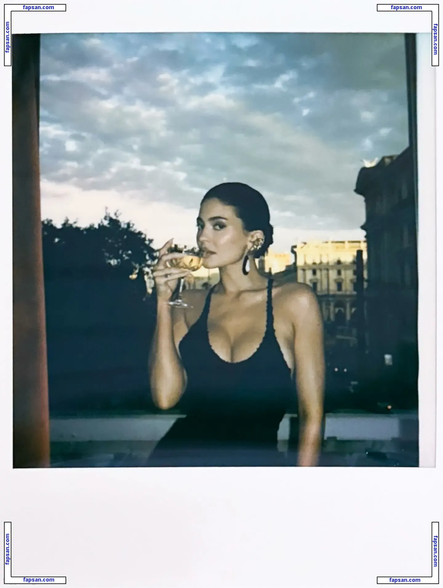 Kylie Jenner nude photo #7368 from OnlyFans