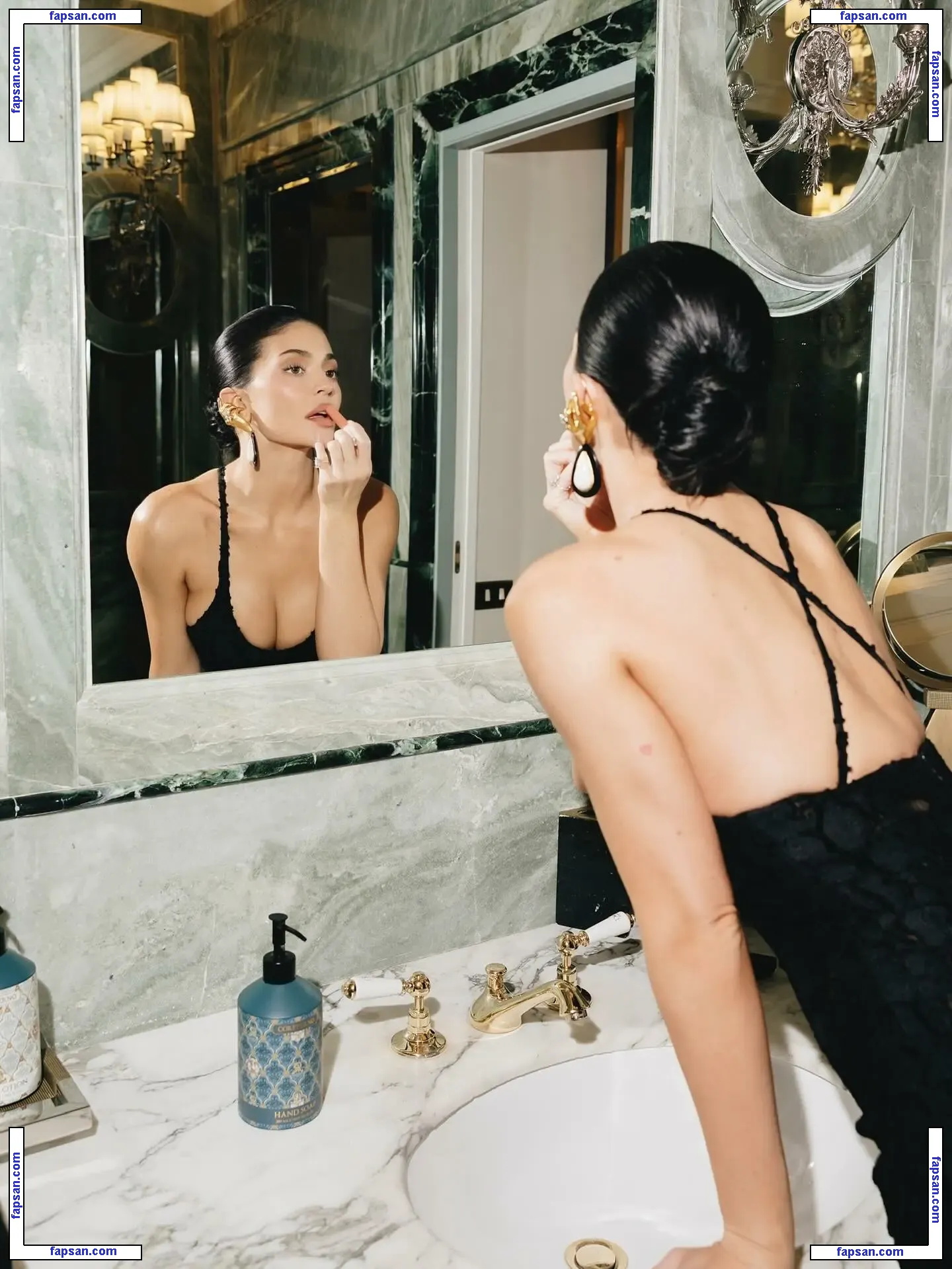 Kylie Jenner nude photo #7371 from OnlyFans