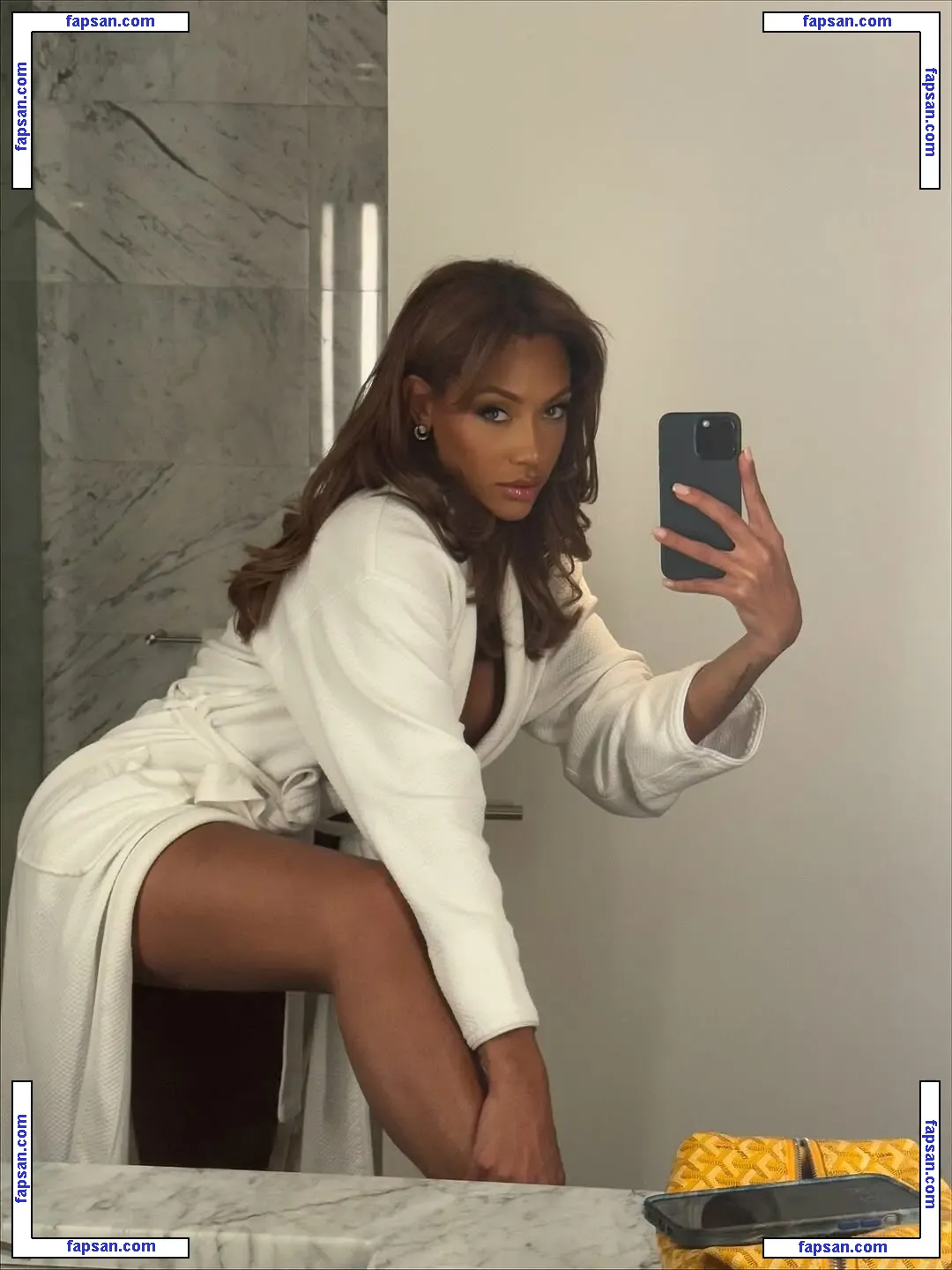 Kysre Rae Gondrezick nude photo #0015 from OnlyFans