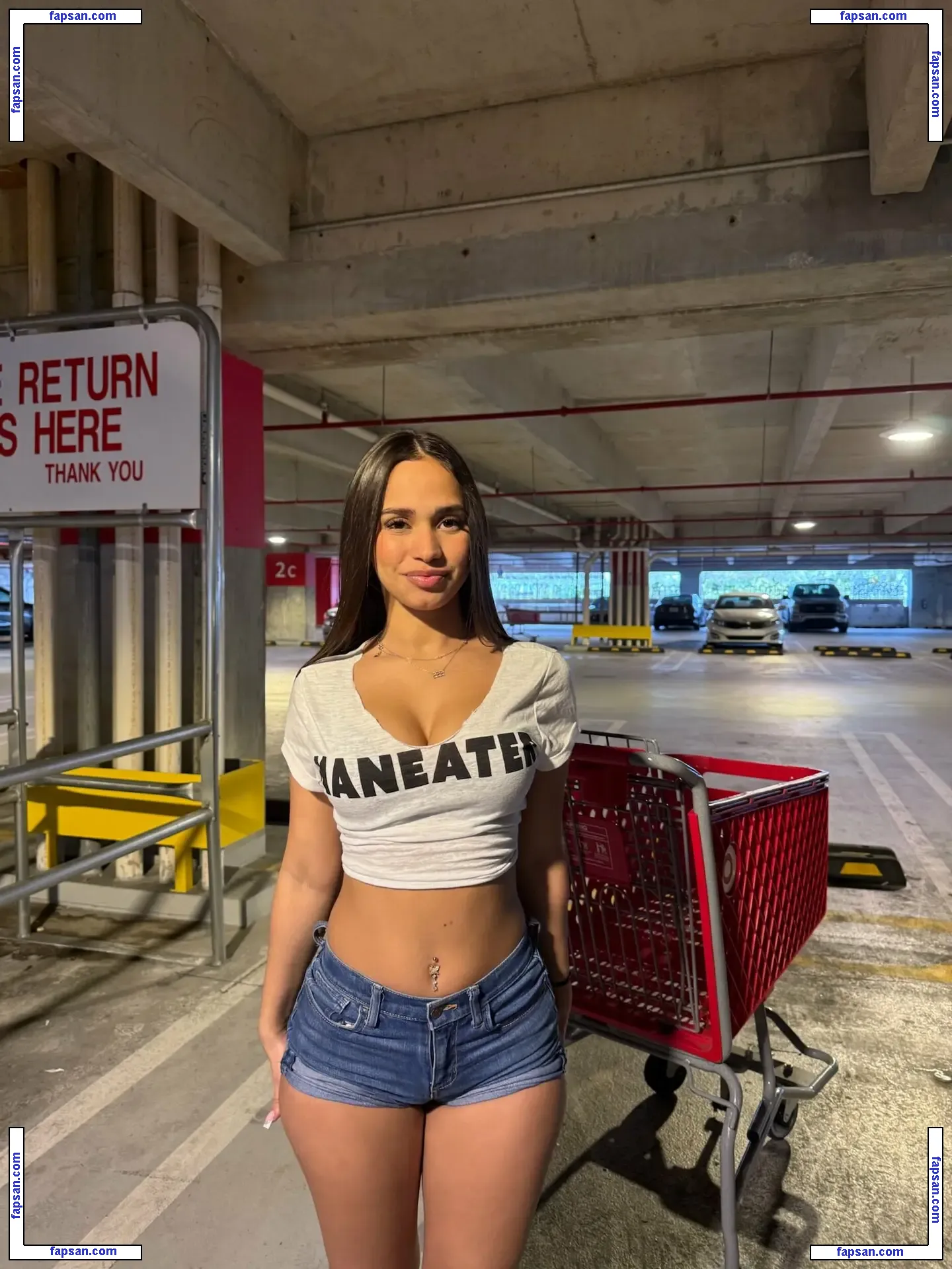La Camilacruz nude photo #0008 from OnlyFans