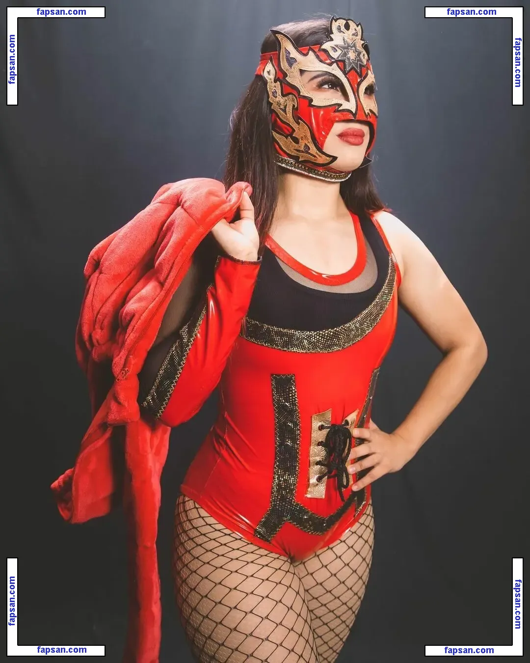 La Catalina nude photo #0004 from OnlyFans