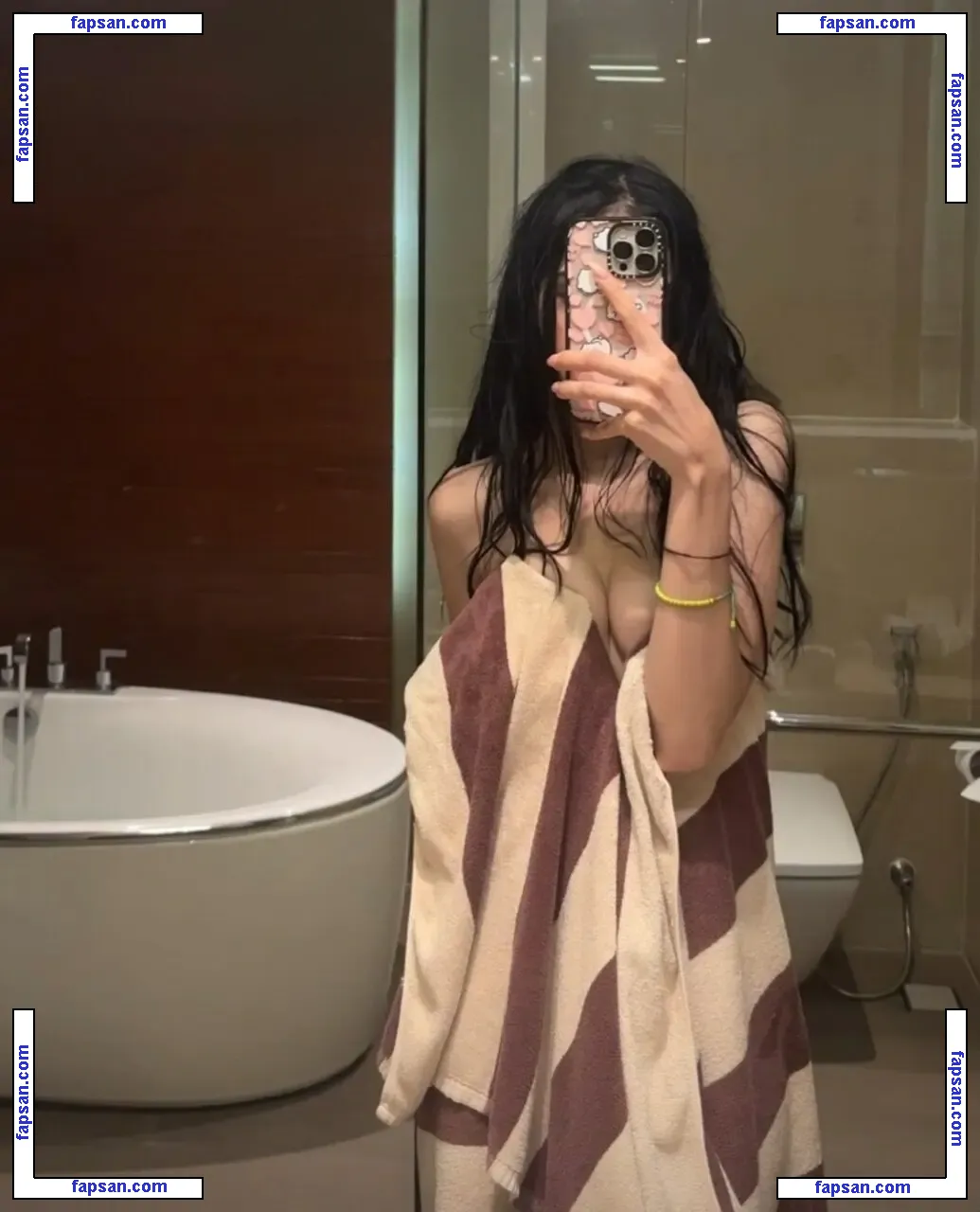 La Niña Fresa nude photo #0016 from OnlyFans