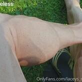 laceys_muscular_calves голая #0004