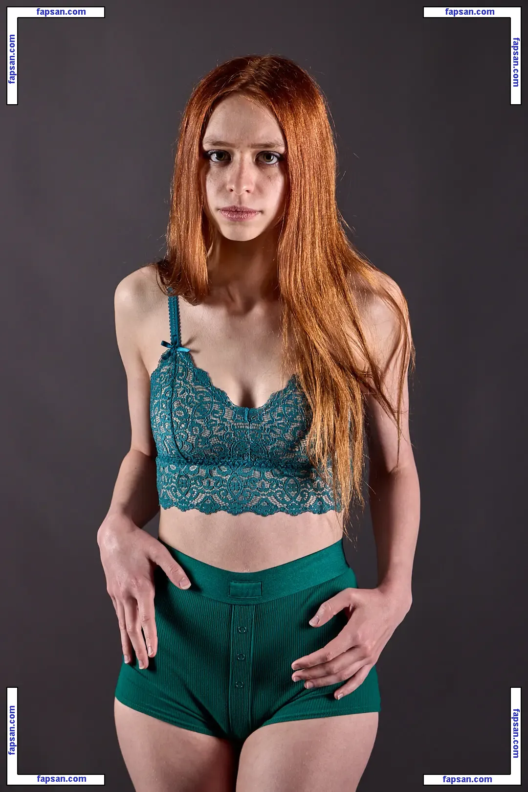 LadyDeadRabbit голая фото #0002 с Онлифанс