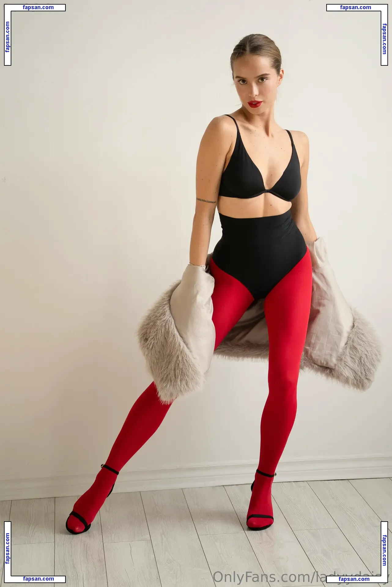 ladyydaisy nude photo #0011 from OnlyFans