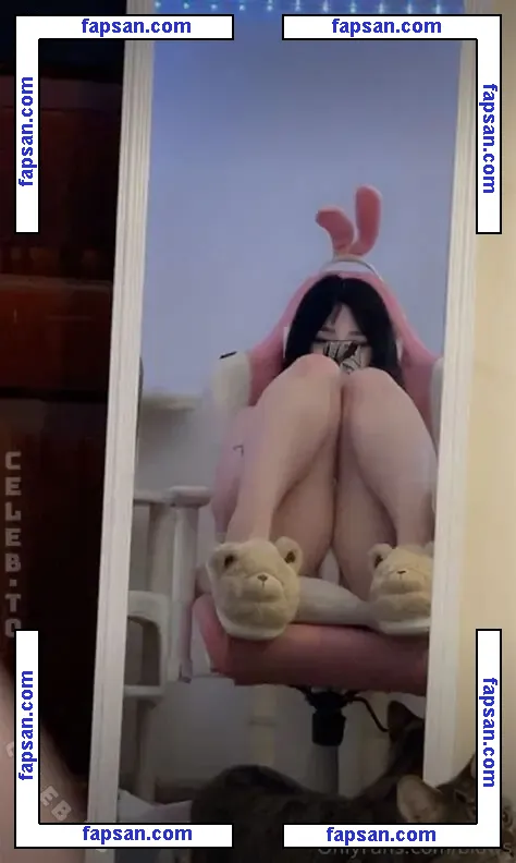 lain.verse nude photo #0004 from OnlyFans