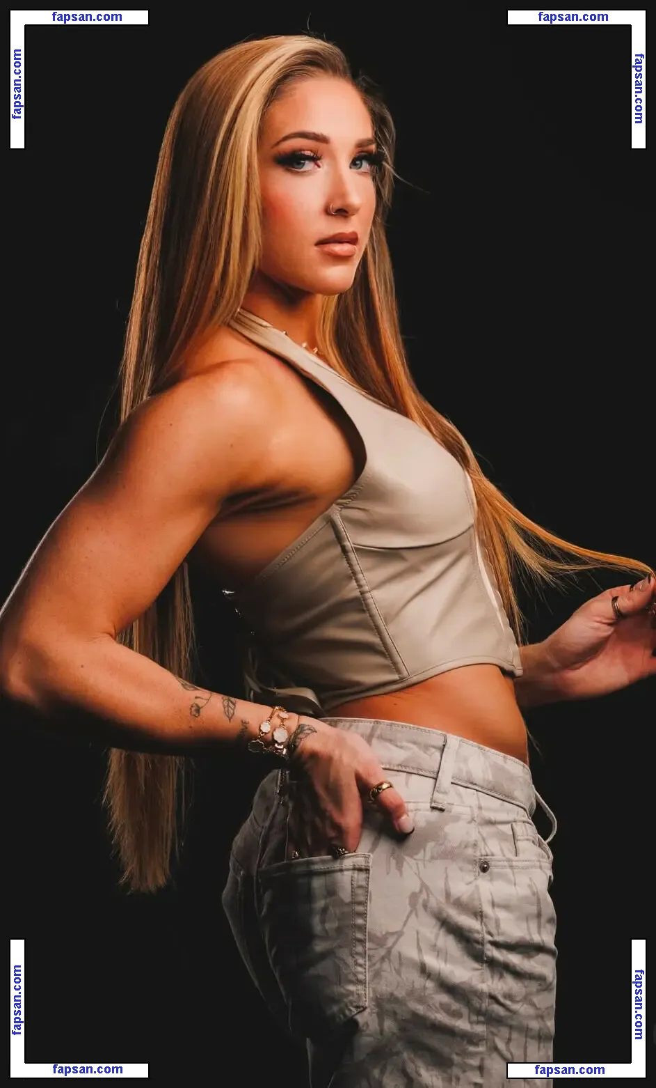 Lainey Reid nude photo #0004 from OnlyFans