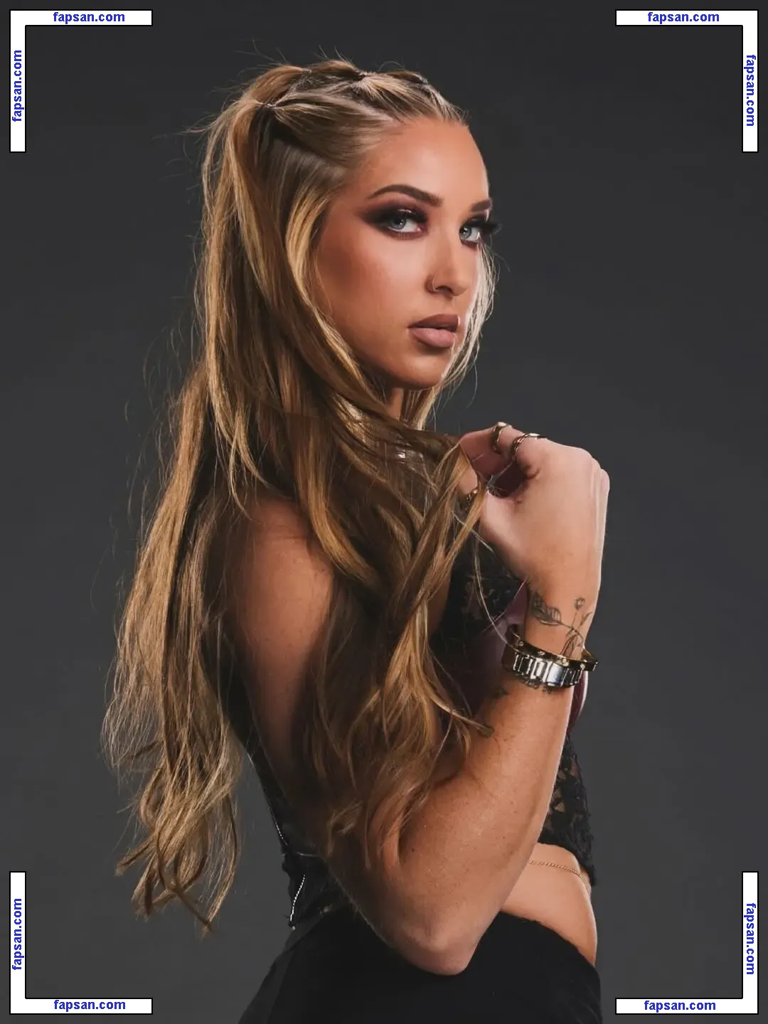 Lainey Reid nude photo #0021 from OnlyFans