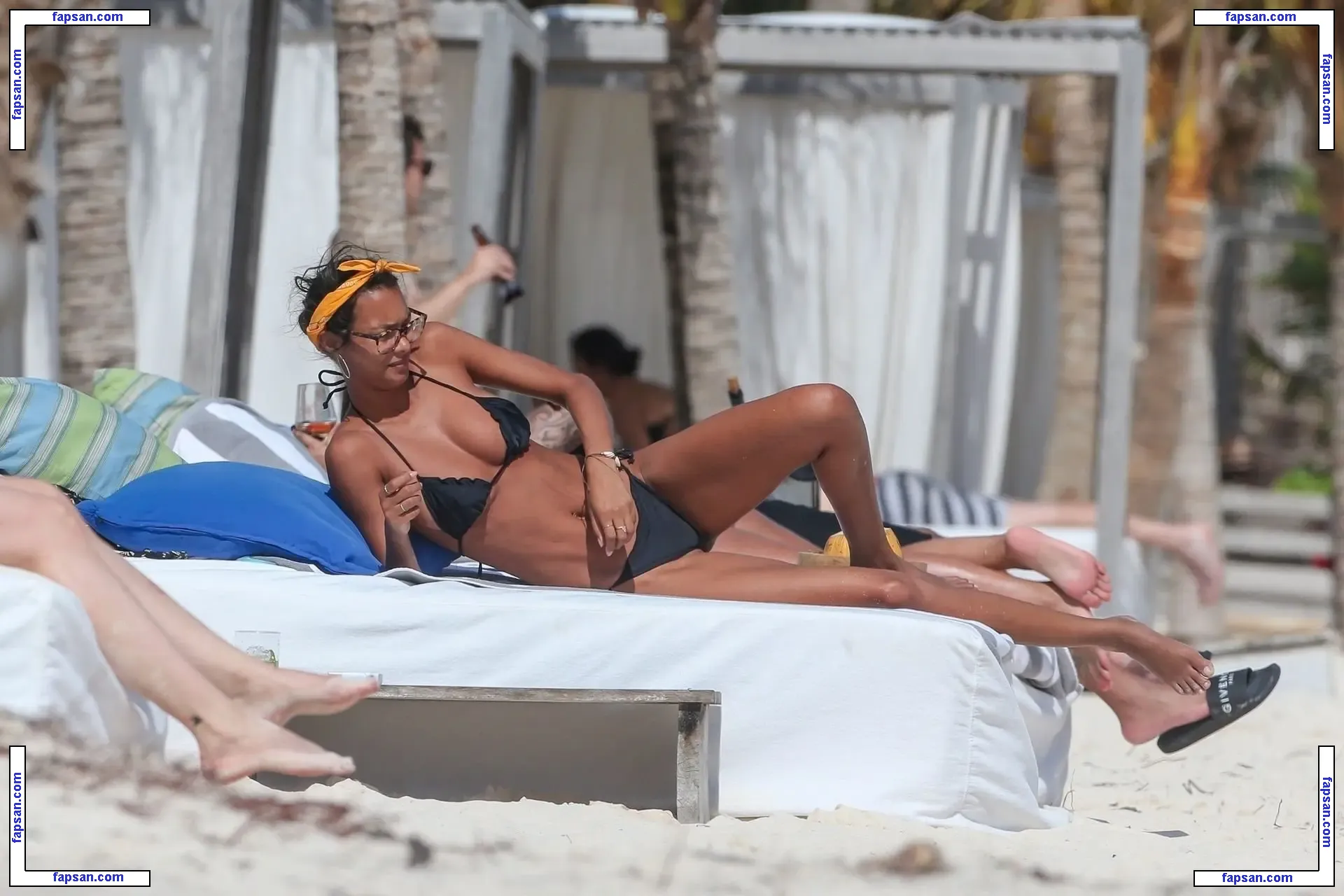 Lais Ribeiro nude photo #0240 from OnlyFans