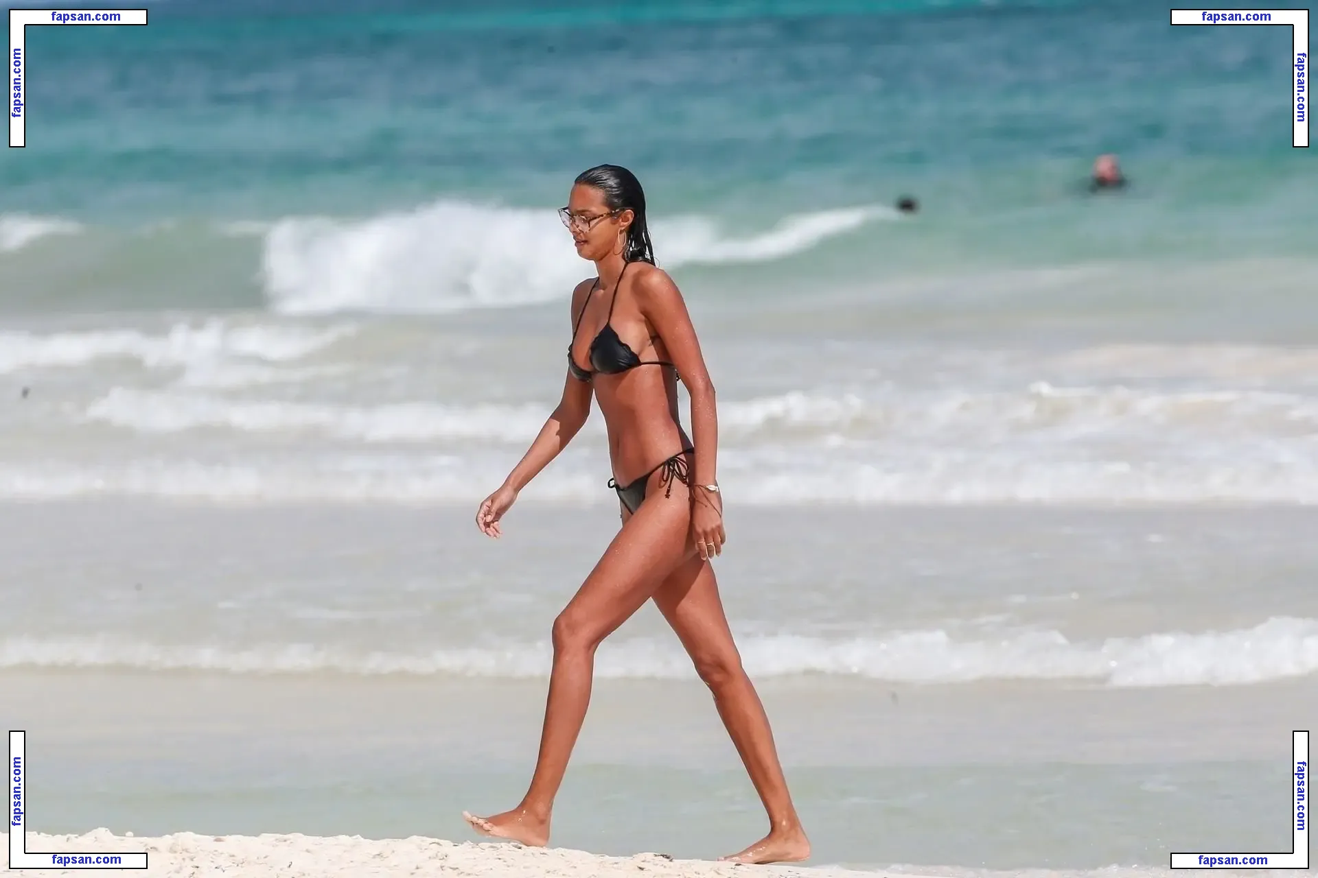 Lais Ribeiro nude photo #0250 from OnlyFans