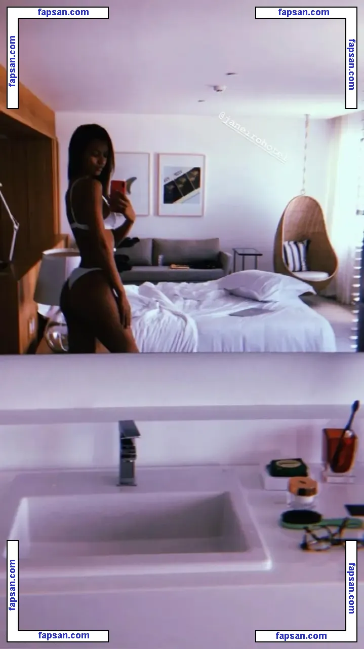 Lais Ribeiro nude photo #0429 from OnlyFans