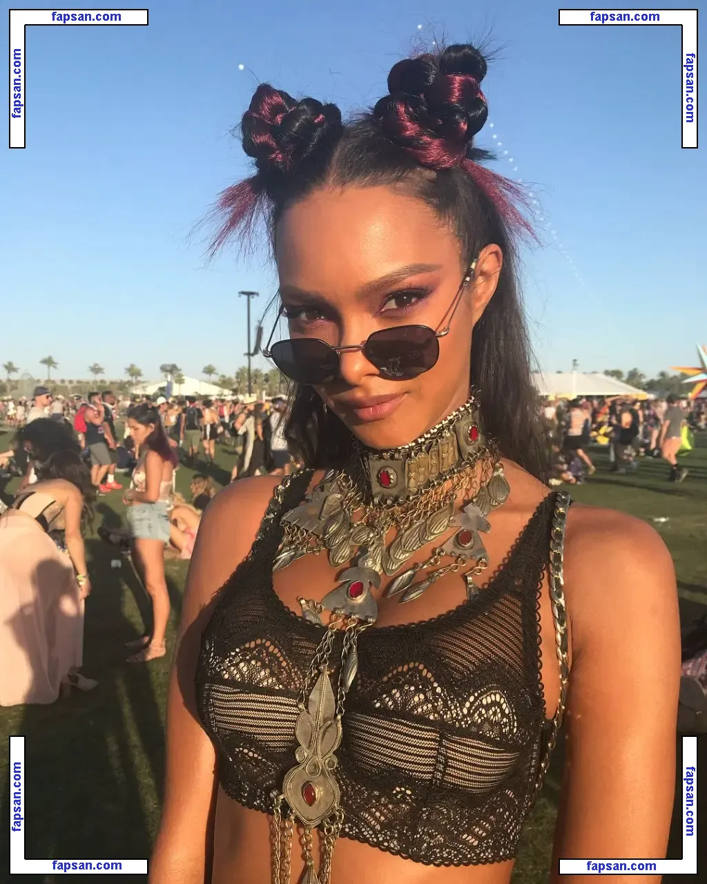 Lais Ribeiro nude photo #0695 from OnlyFans