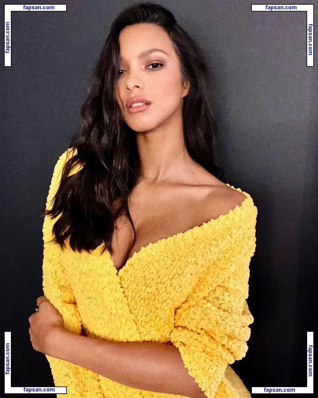 Lais Ribeiro nude photo #0696 from OnlyFans