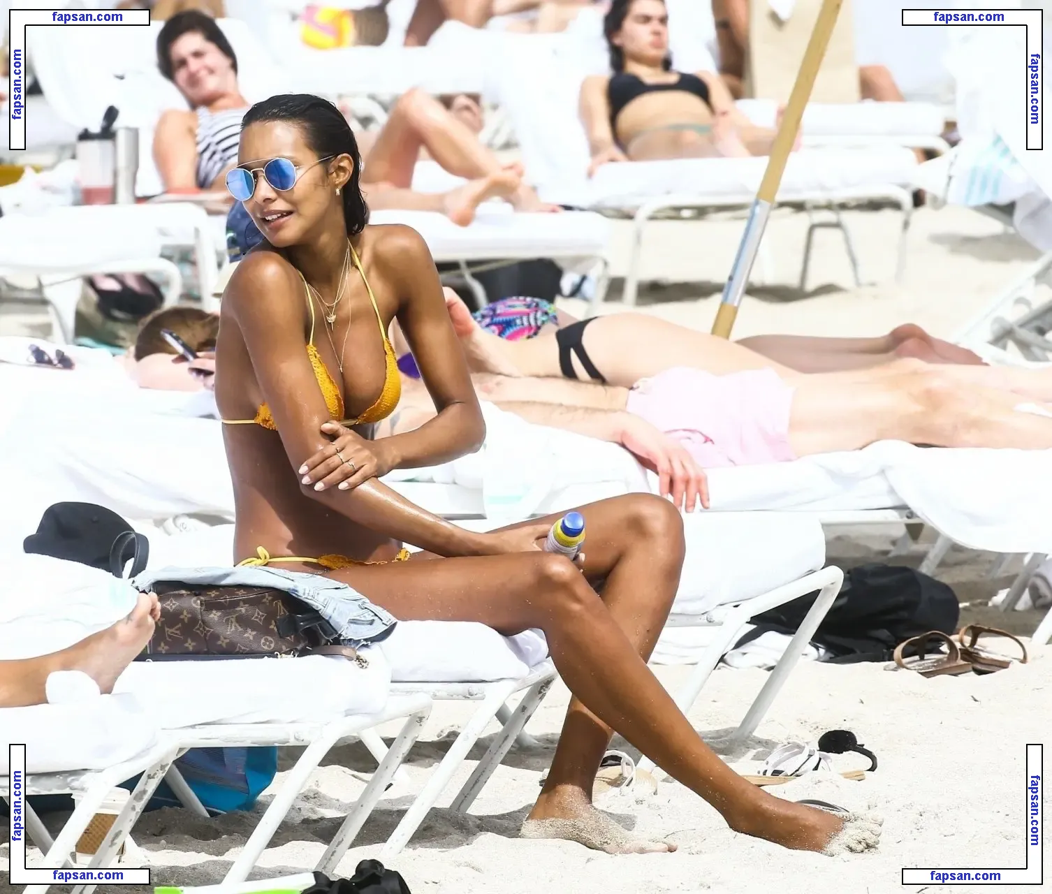 Lais Ribeiro nude photo #0917 from OnlyFans