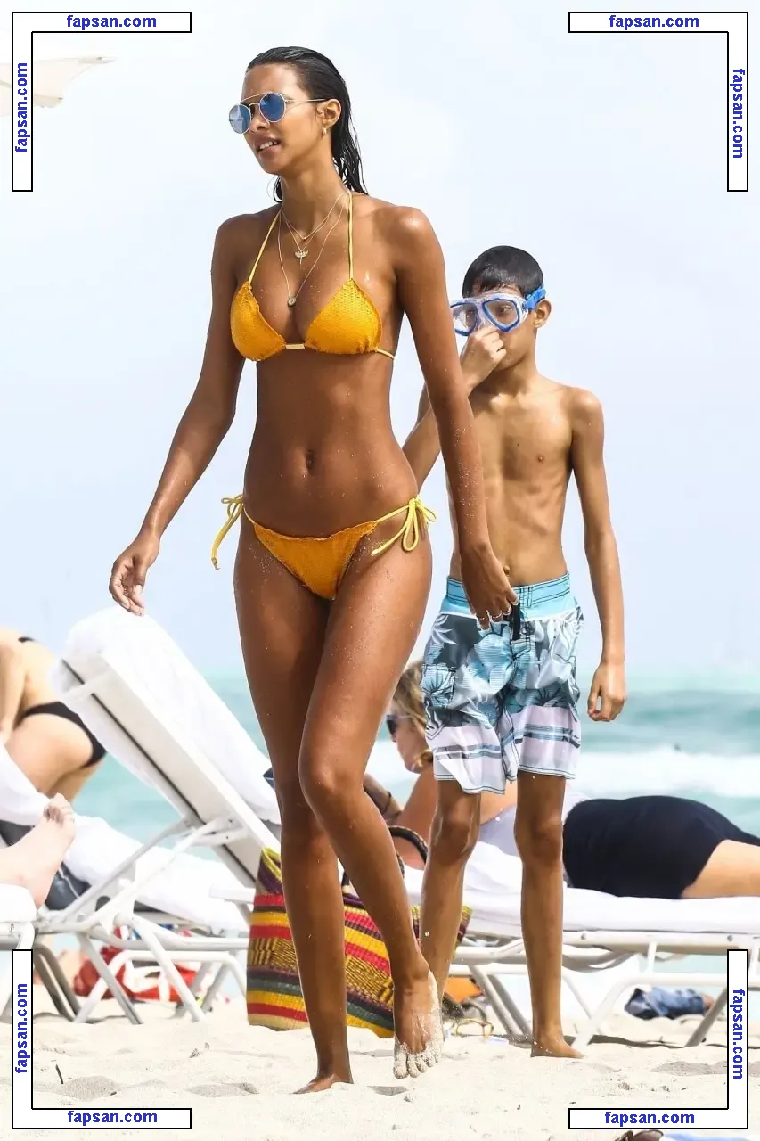 Lais Ribeiro nude photo #0926 from OnlyFans
