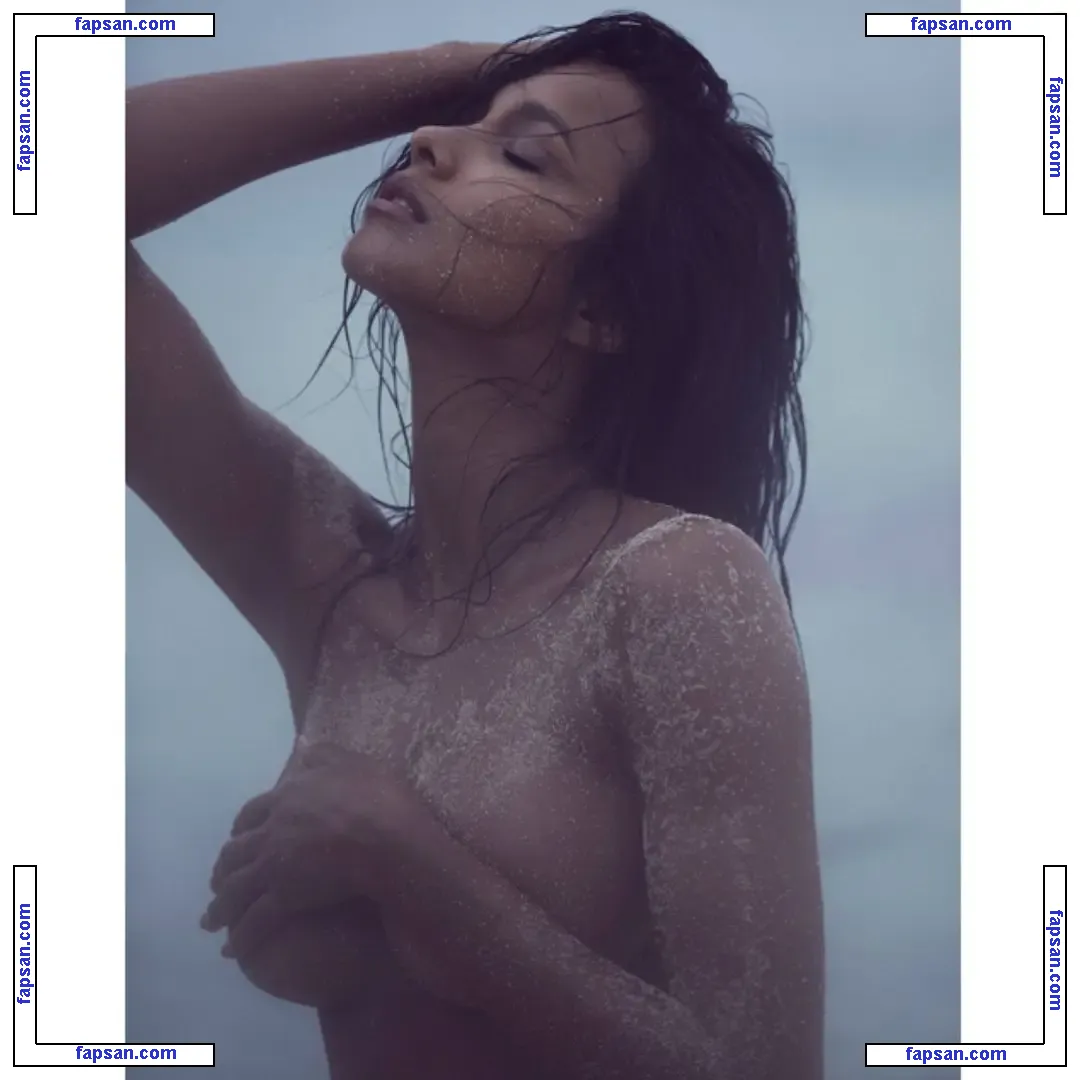 Lais Ribeiro nude photo #1120 from OnlyFans