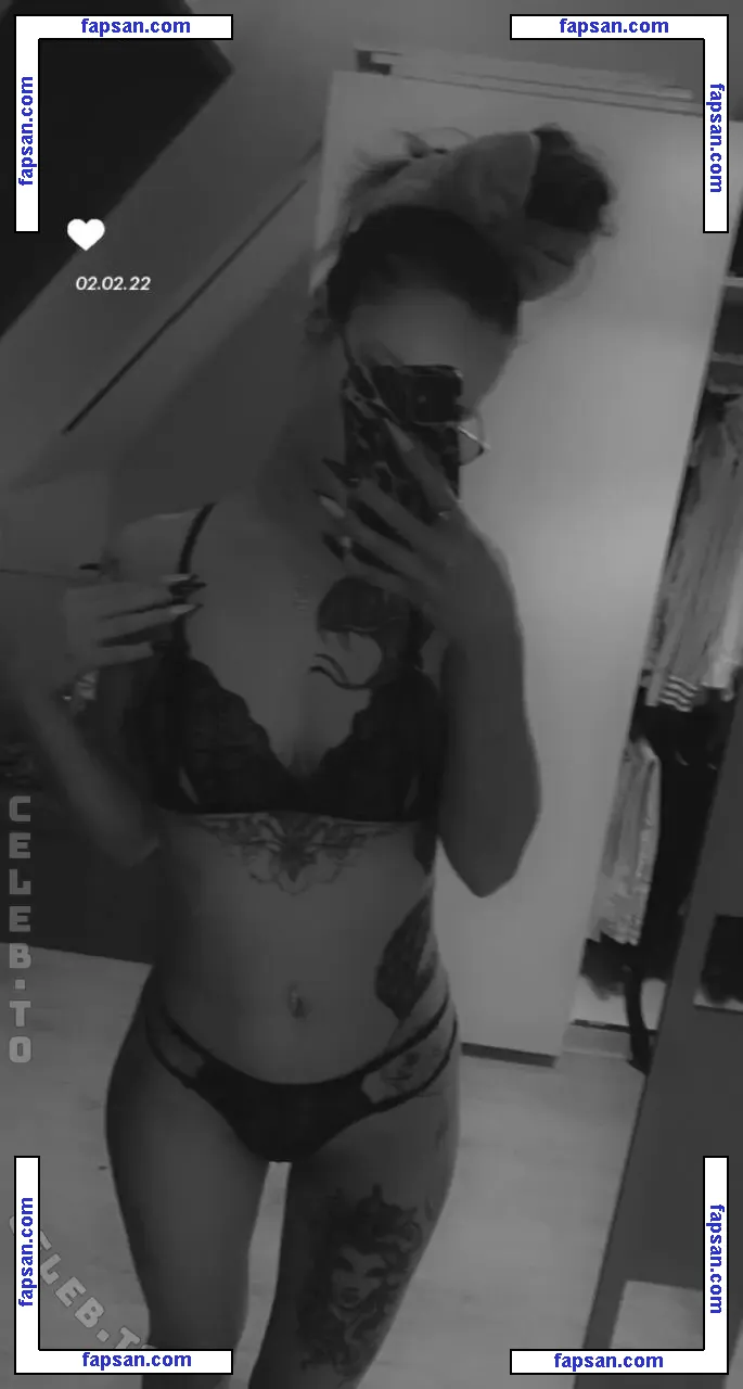 Lamuriella nude photo #0007 from OnlyFans