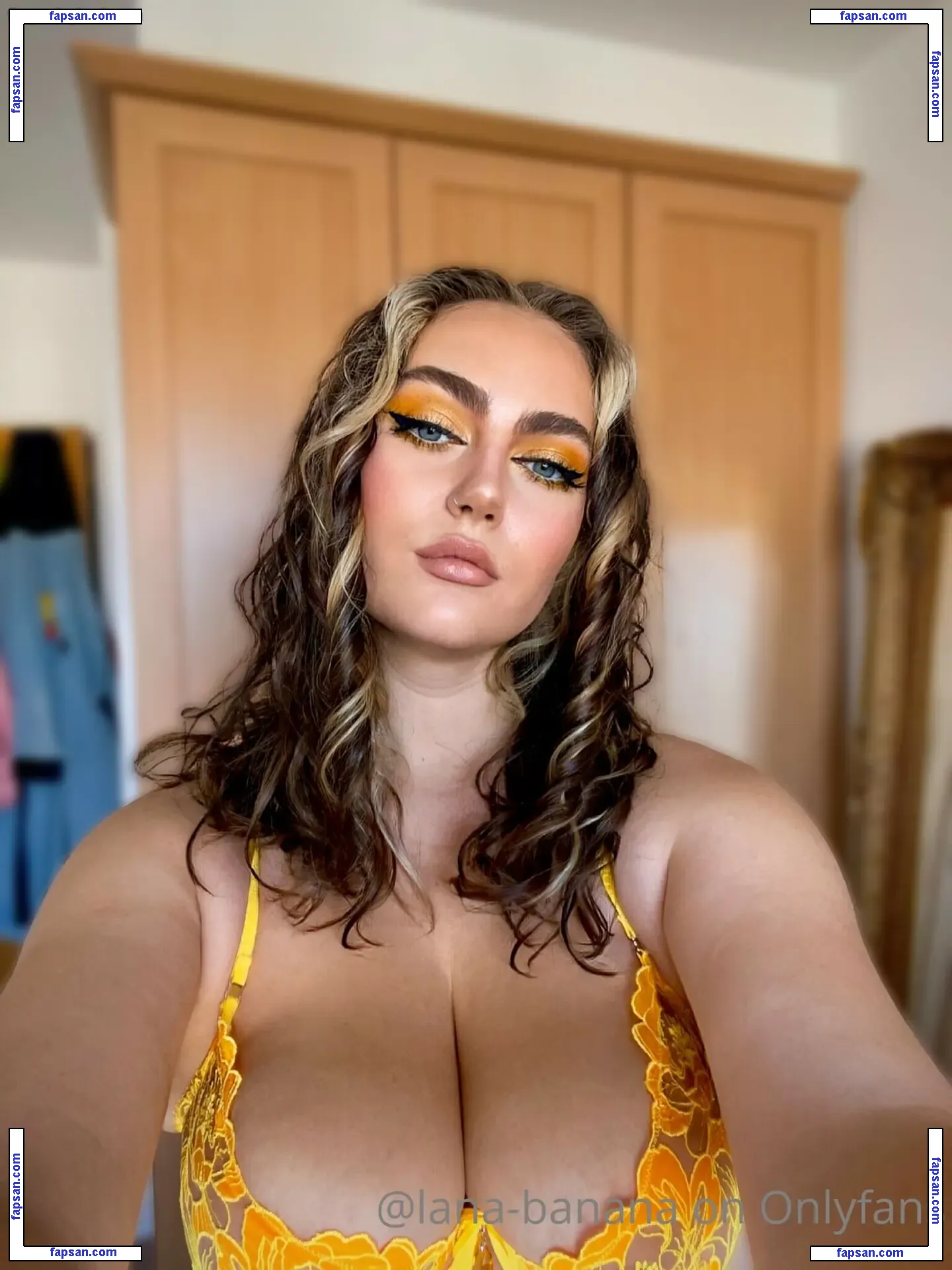 lana-banana / lanabanana nude photo #0040 from OnlyFans