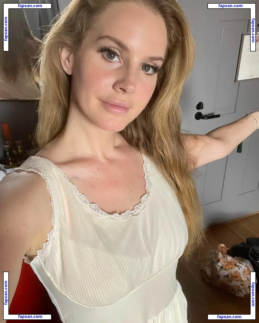 Lana Del Rey nude photo #0495 from OnlyFans