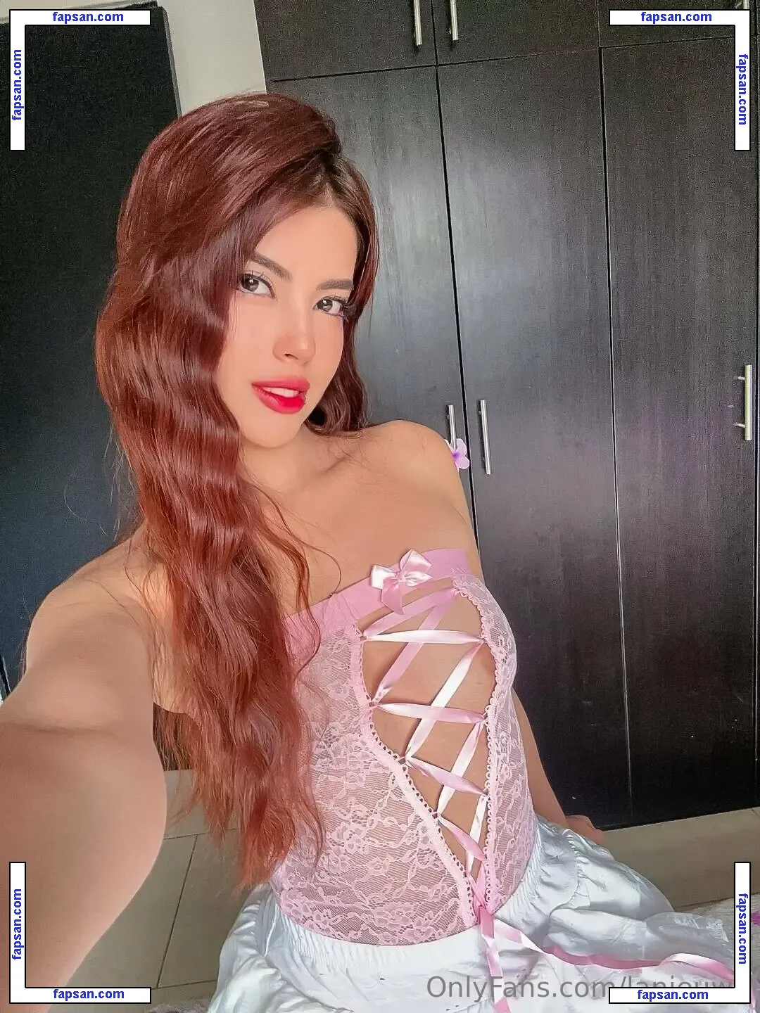 lanieuwu nude photo #0011 from OnlyFans