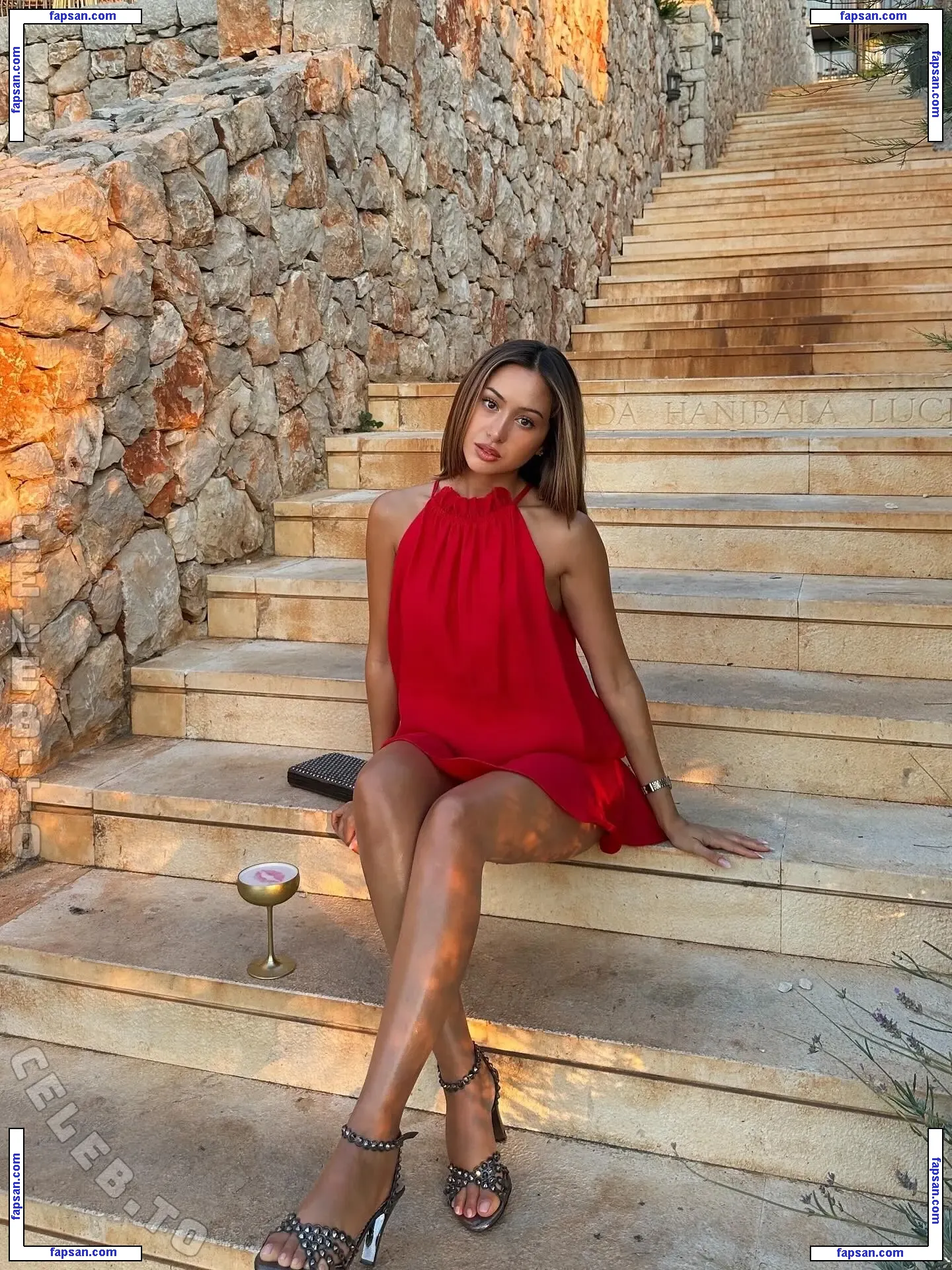 Lara Callon nude photo #0006 from OnlyFans