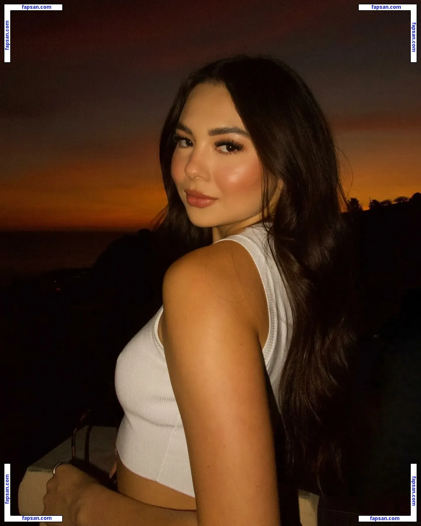 Lara Fraser nude photo #0021 from OnlyFans