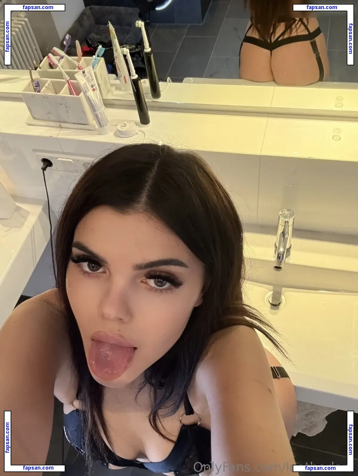 Lara Winter nude photo #0093 from OnlyFans