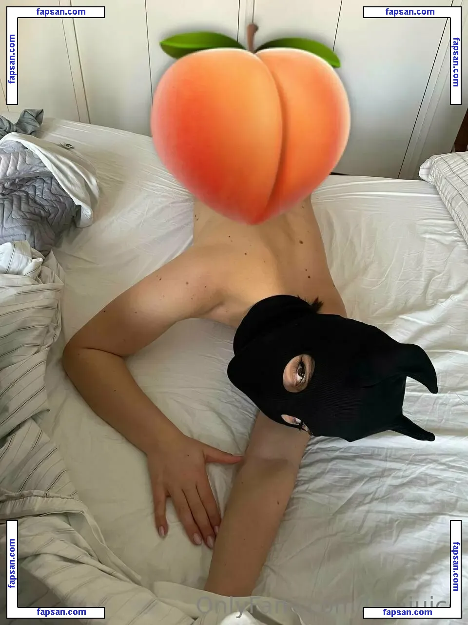 larajuice nude photo #0024 from OnlyFans