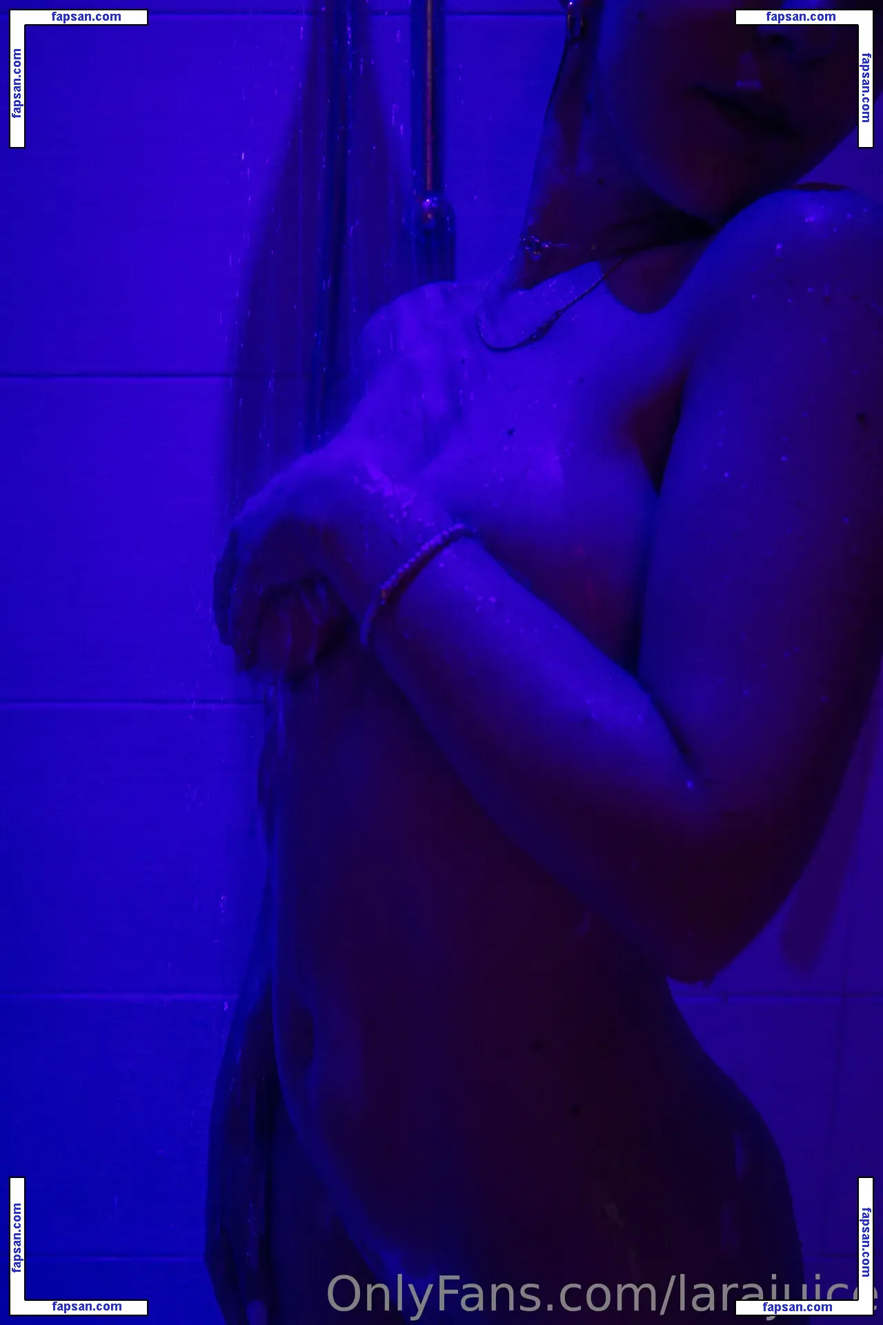 larajuice nude photo #0053 from OnlyFans