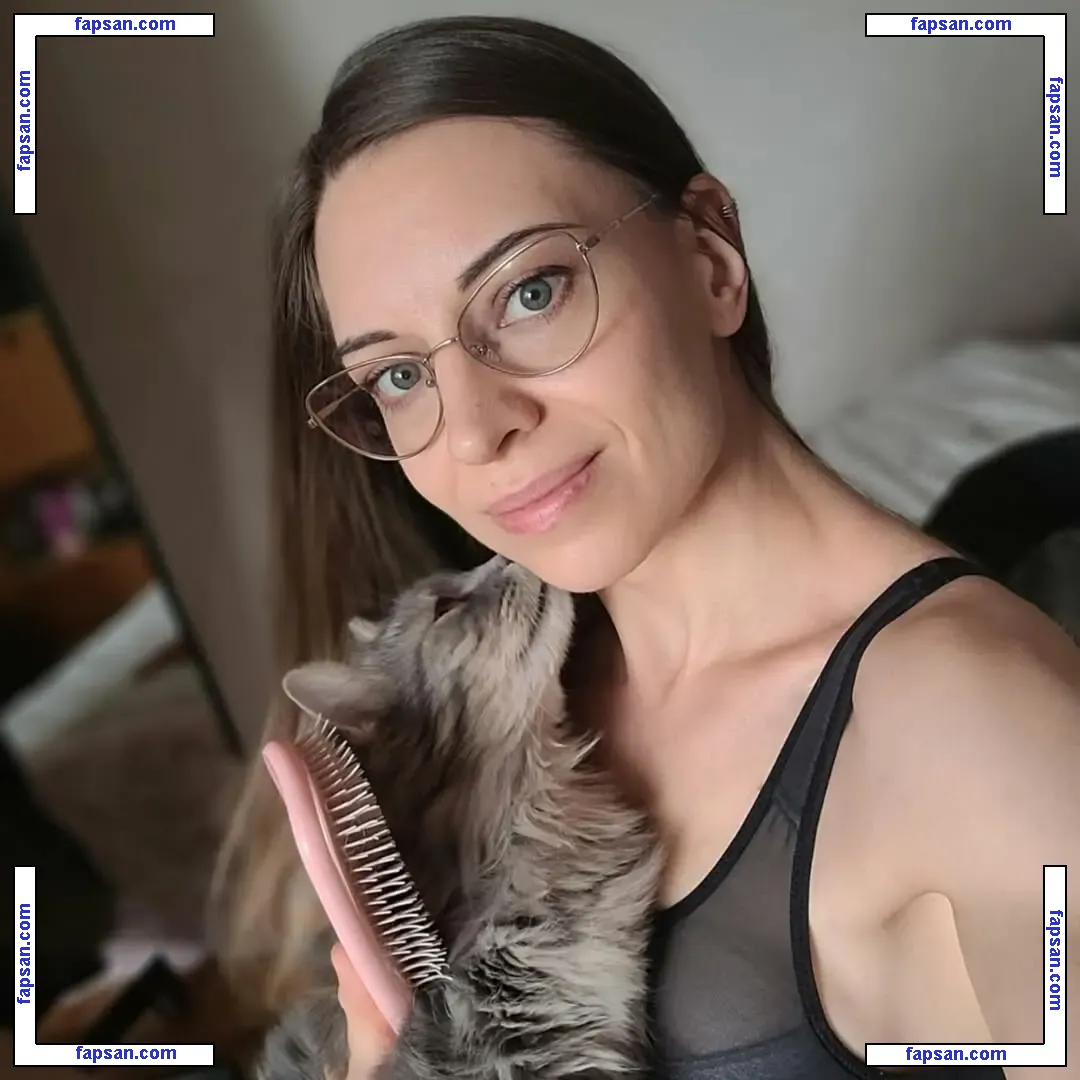 larawintersxxx nude photo #0003 from OnlyFans