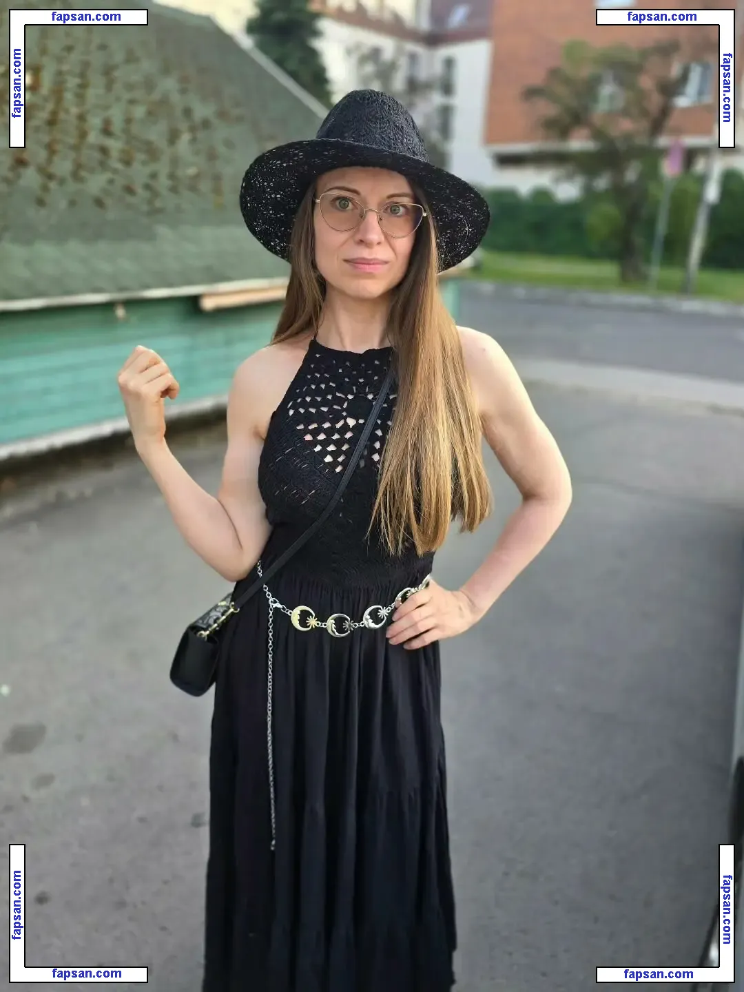 larawintersxxx nude photo #0005 from OnlyFans