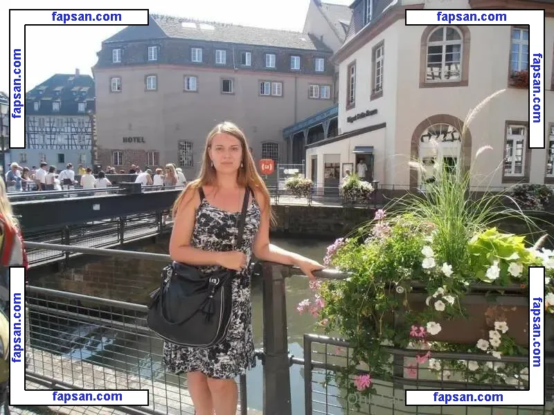 larawintersxxx nude photo #0009 from OnlyFans