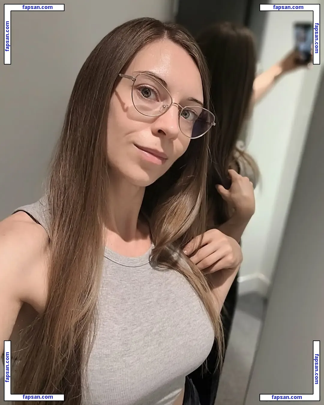 larawintersxxx nude photo #0016 from OnlyFans