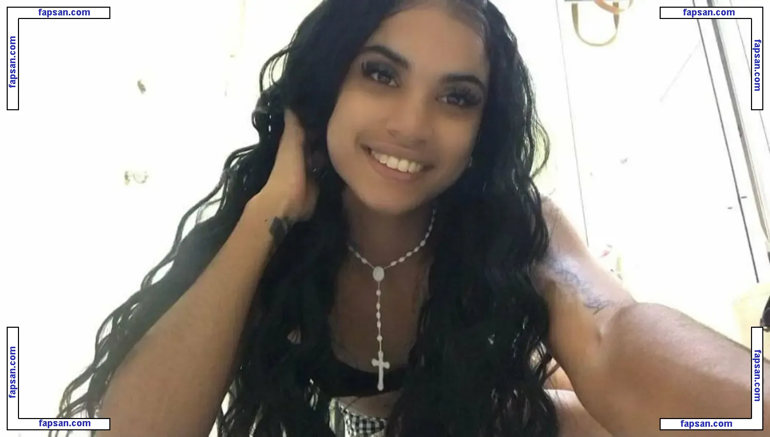 lareynazendeya nude photo #0013 from OnlyFans
