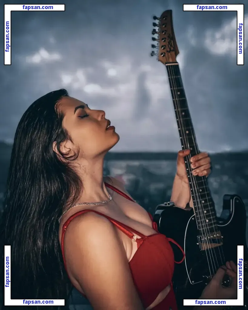 Larissa Liveir nude photo #0004 from OnlyFans