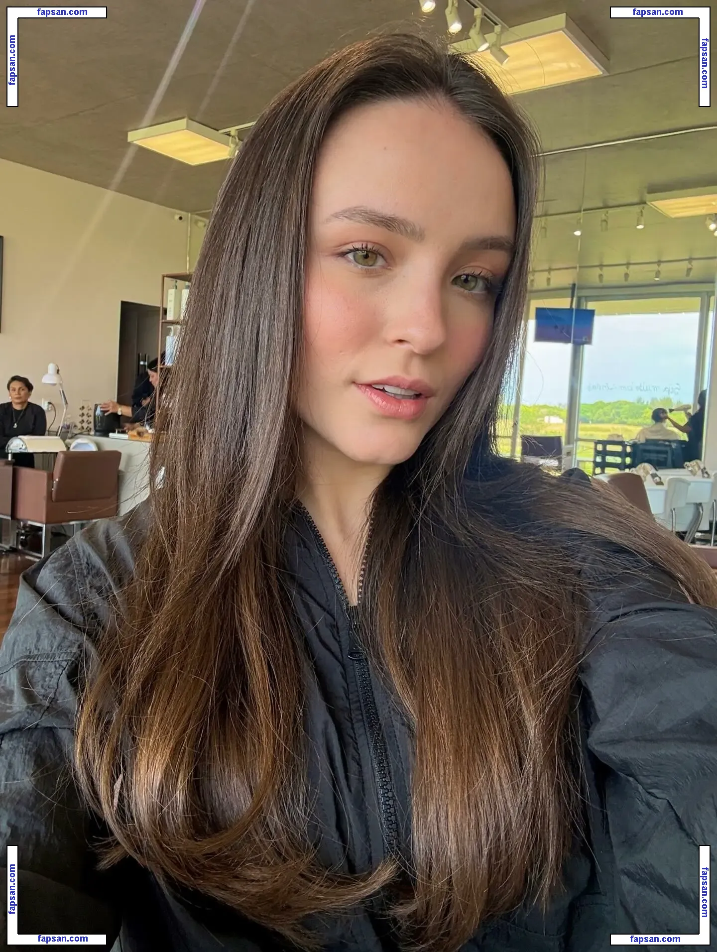 Larissa Manoela nude photo #0723 from OnlyFans