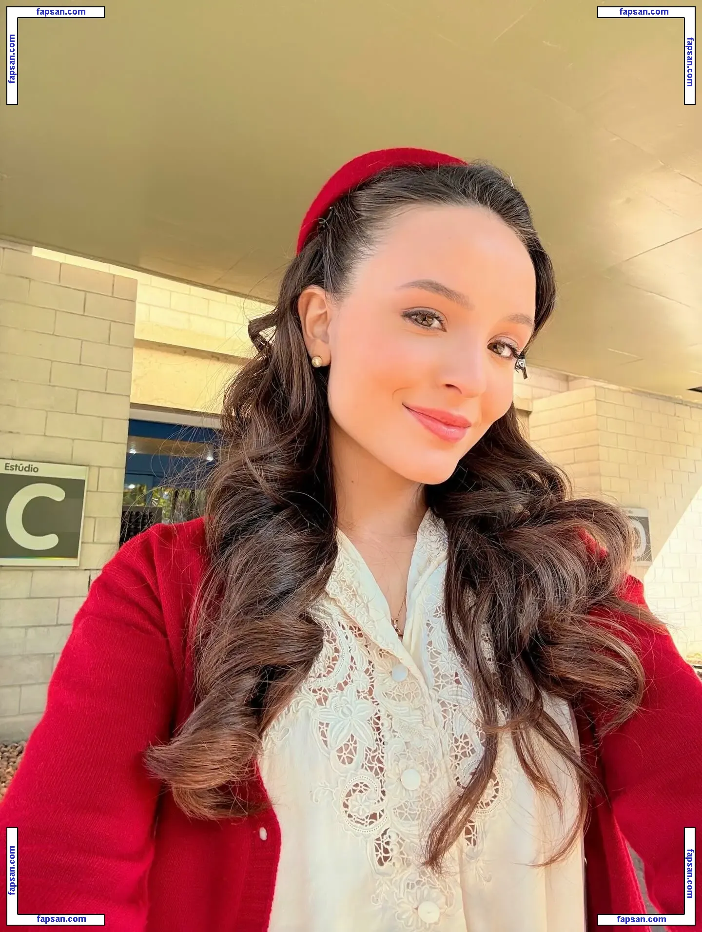 Larissa Manoela nude photo #0724 from OnlyFans